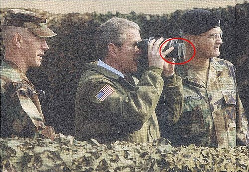 [President+George+W+Bush_binoculars.jpg]