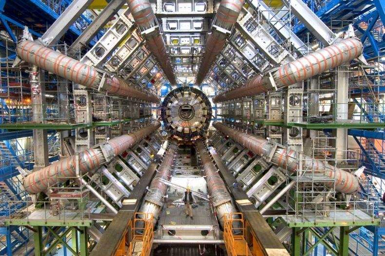[Large-Hadron-Collider-29.jpg]