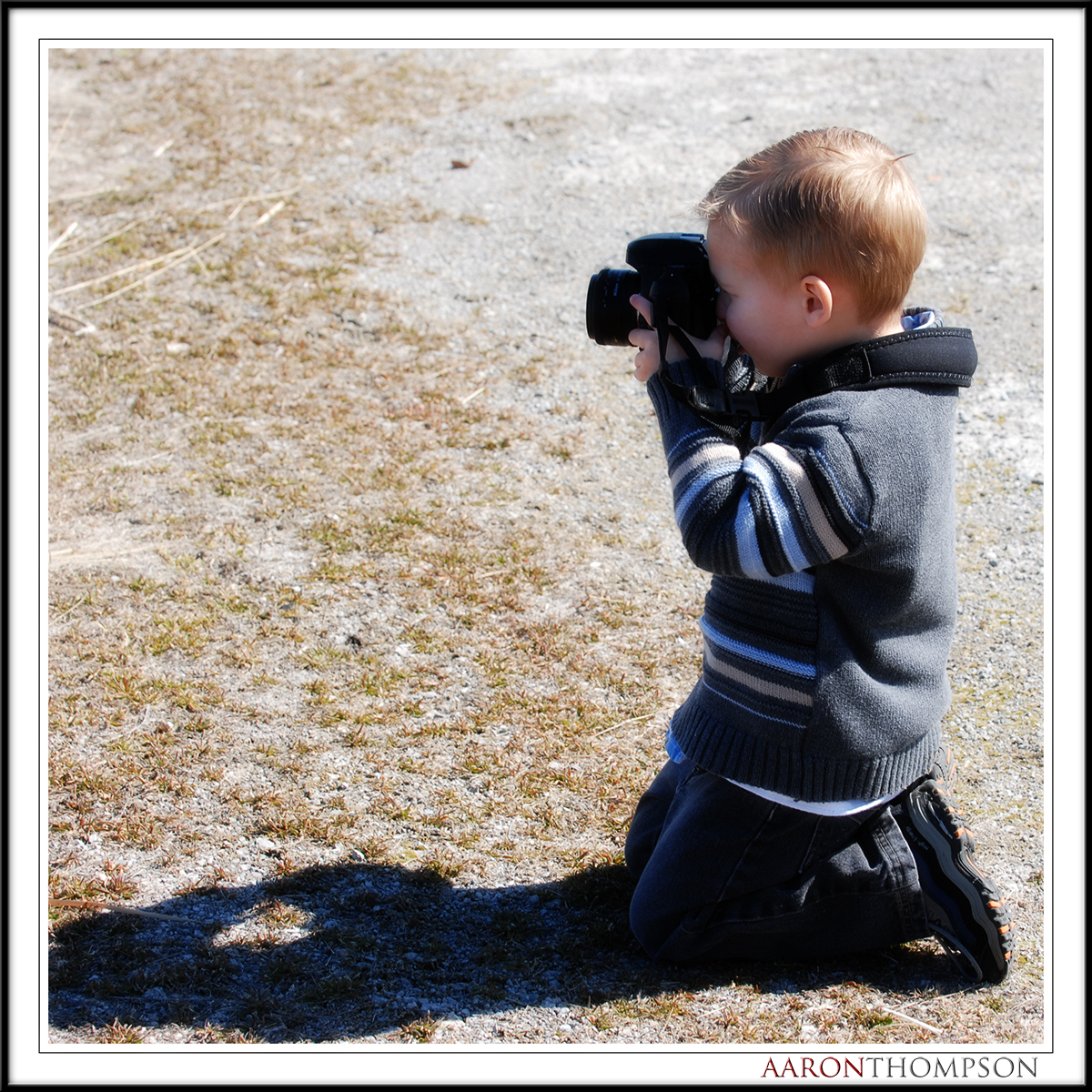 [william+on+his+knees+taking+pictures.jpg]