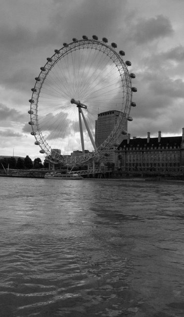 [London+Eye.JPG]