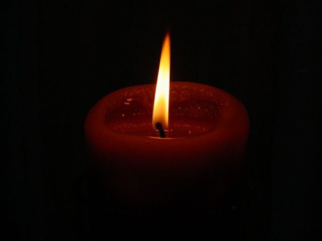 [burning_candle.jpg]