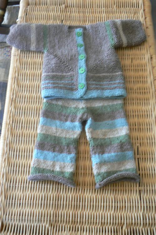 [2+Baby+Outfit.jpg]