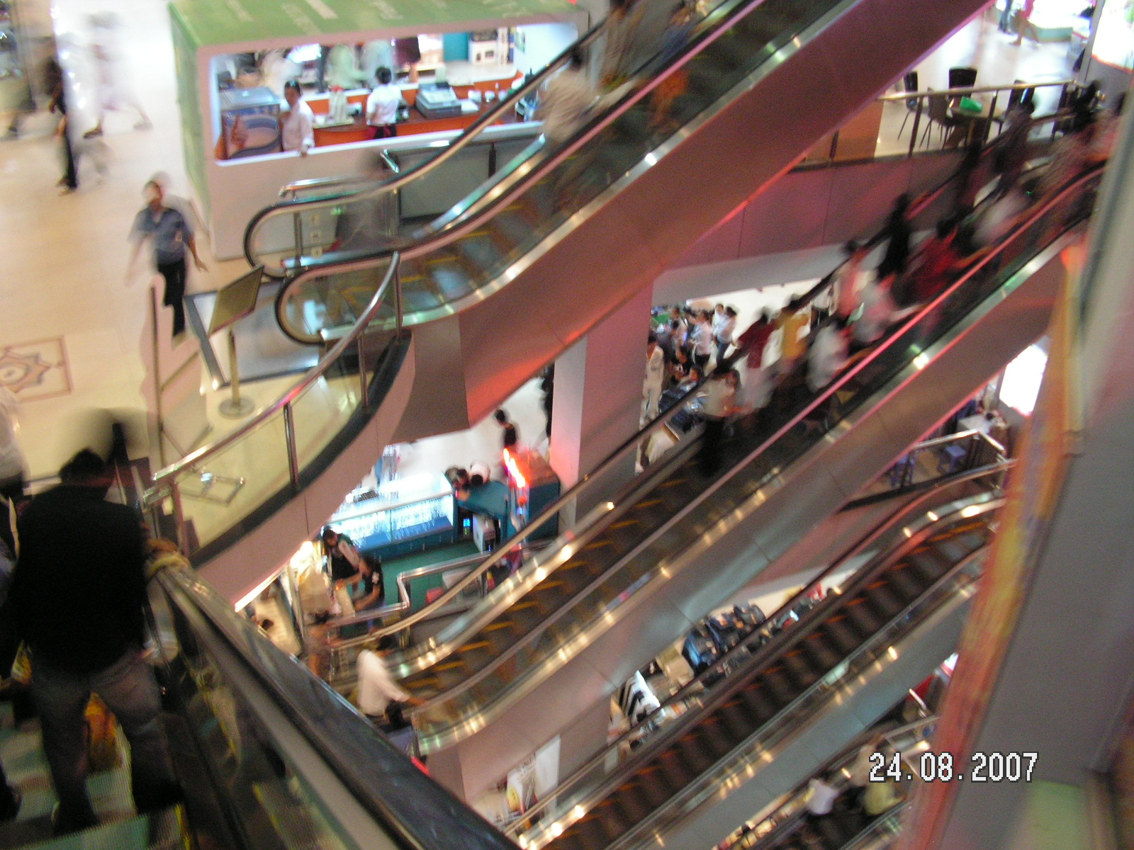 [inside+shopping+mall.JPG]