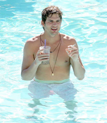 Nipple Sighting: Ashton Kutcher