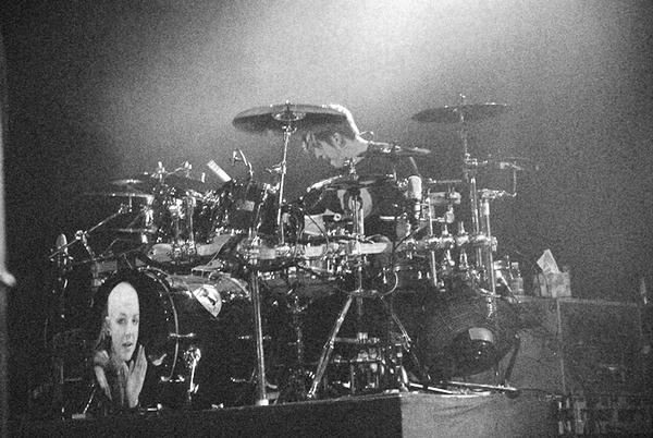 [Chevelle+Drummer+stage.jpg]