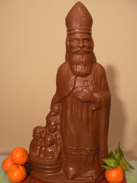 [450px-Sinterklaas_in_chocolade.JPG]