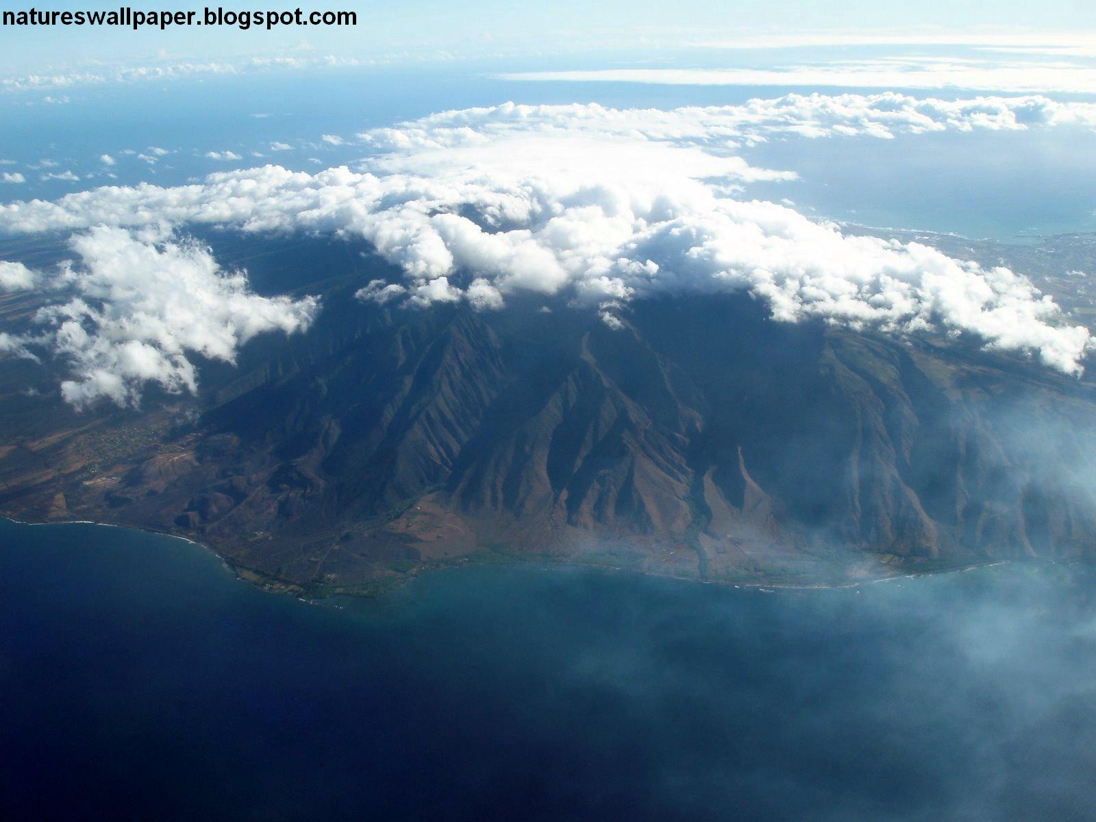 [Overlooking+Hawaii+From+A+Plane.JPG]