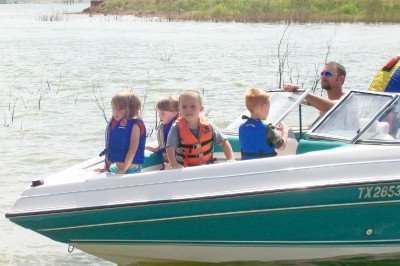 [kids+on+boat+july4.jpg]