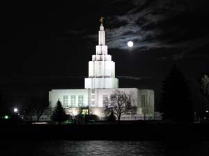 [idaho_falls_lds_mormon_temple4-thumb.jpg]