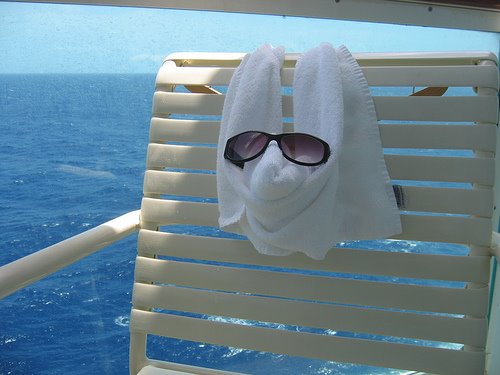[face_with_towel_and_sunglasses.jpg]