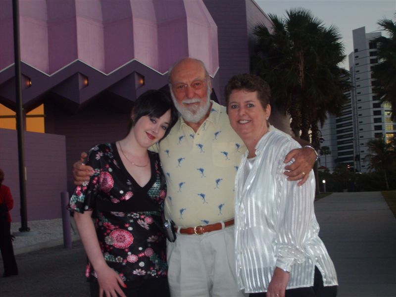 [Pappy,+Angie+and+Myself.jpg]