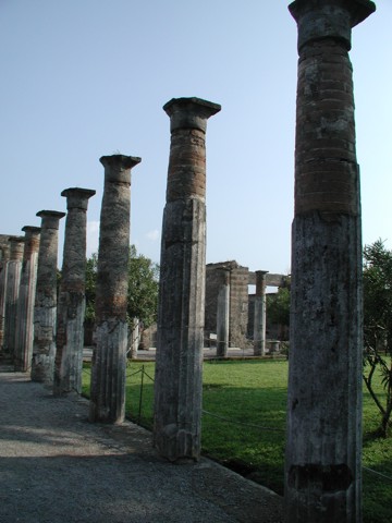 [pompeii+columns.jpg]