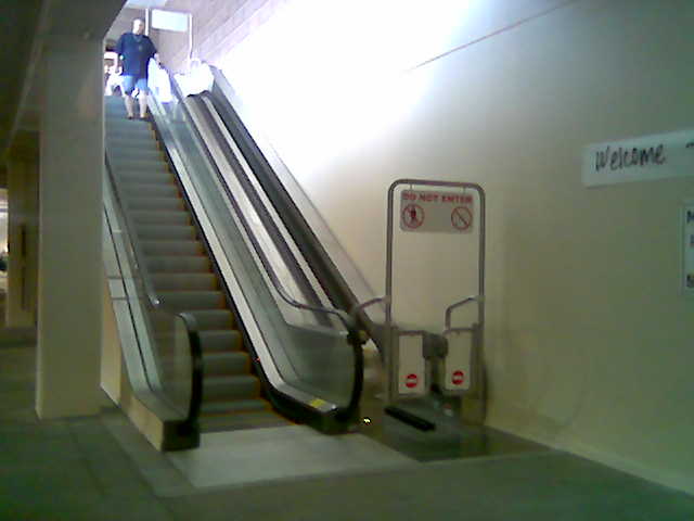 [cart+escalator]
