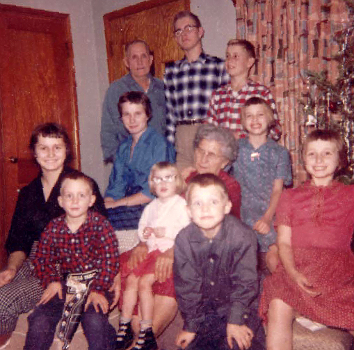 [1961-Paul+Harty+Sr.+Family+w-Lewis+cropped+(2).jpg]
