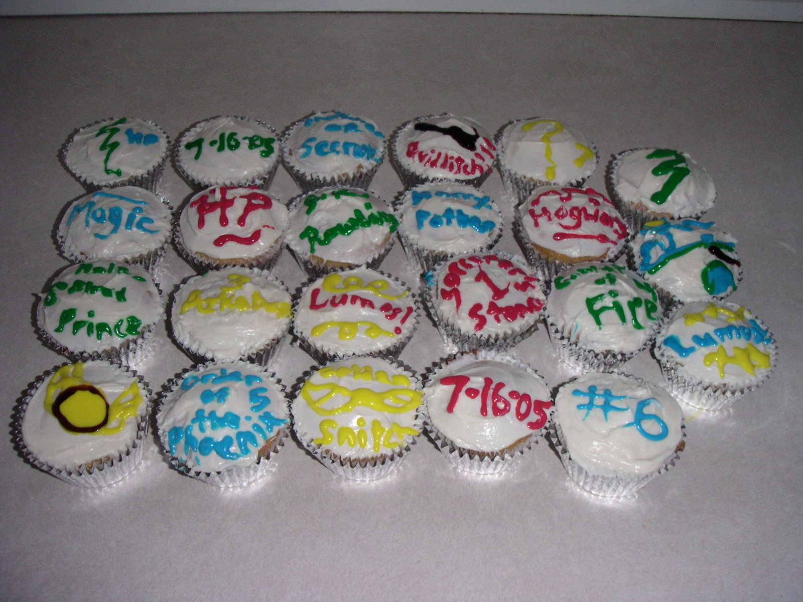 [HBP+celebration+cupcakes.JPG]