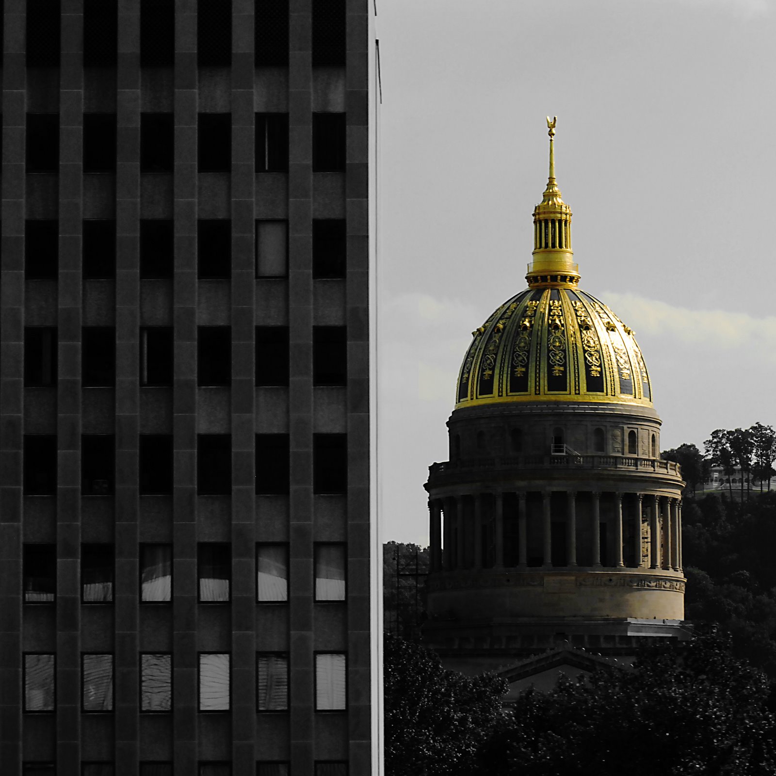[West+Virginia+State+Capital+building+selective+coloring.jpg]