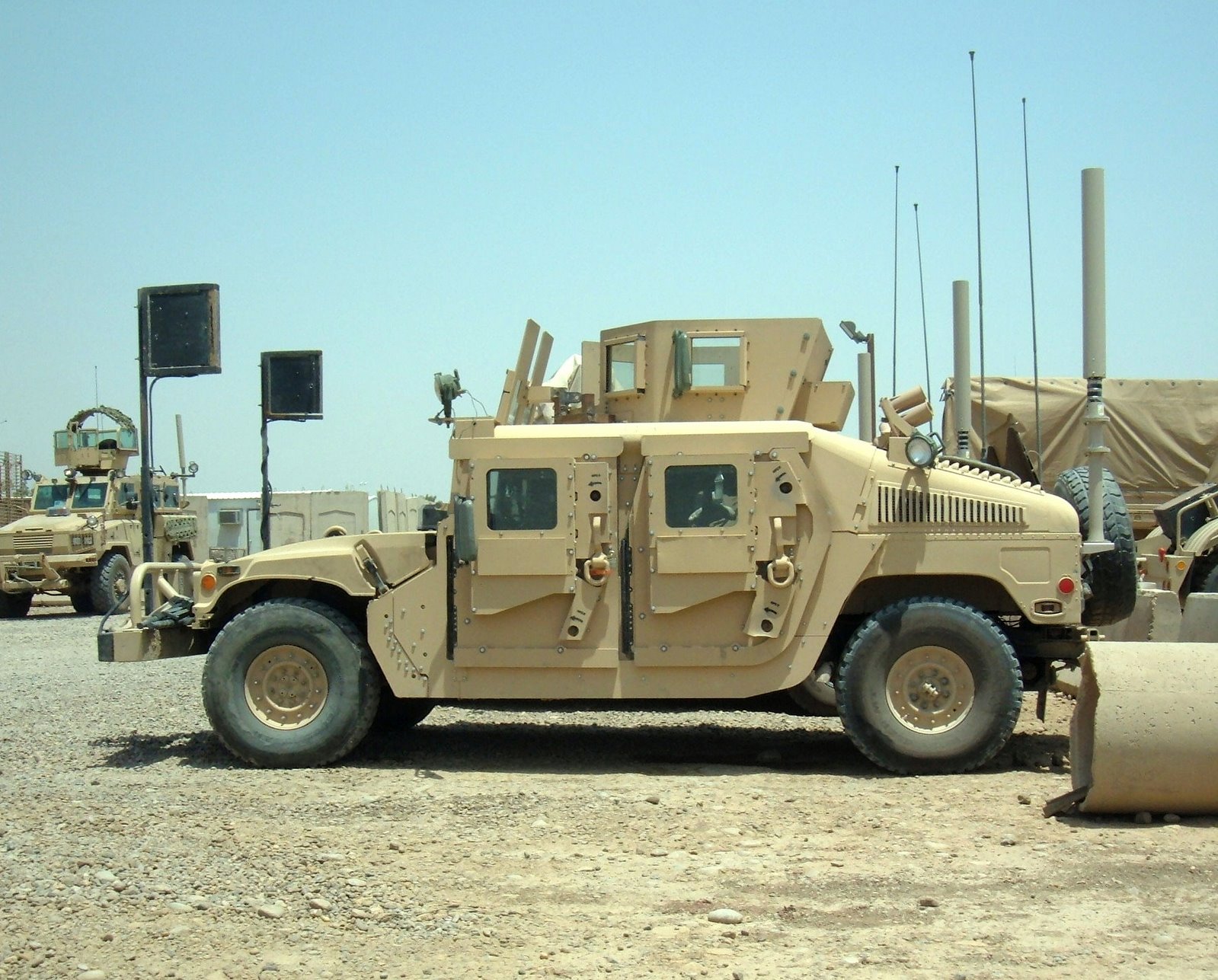 [Humvee.jpg]