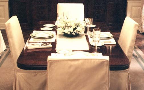 [charlottes+dining+room+table.bmp]
