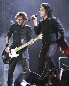 [Gerard+&+Mikey+Way.jpg]