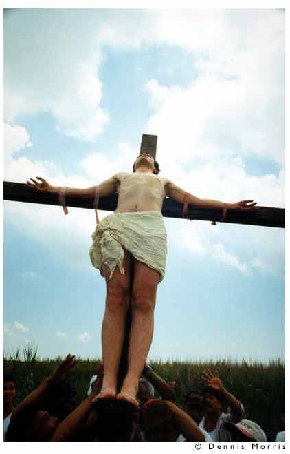 [sebastian-horsely-photo-crucifixion-on-cross.jpg]