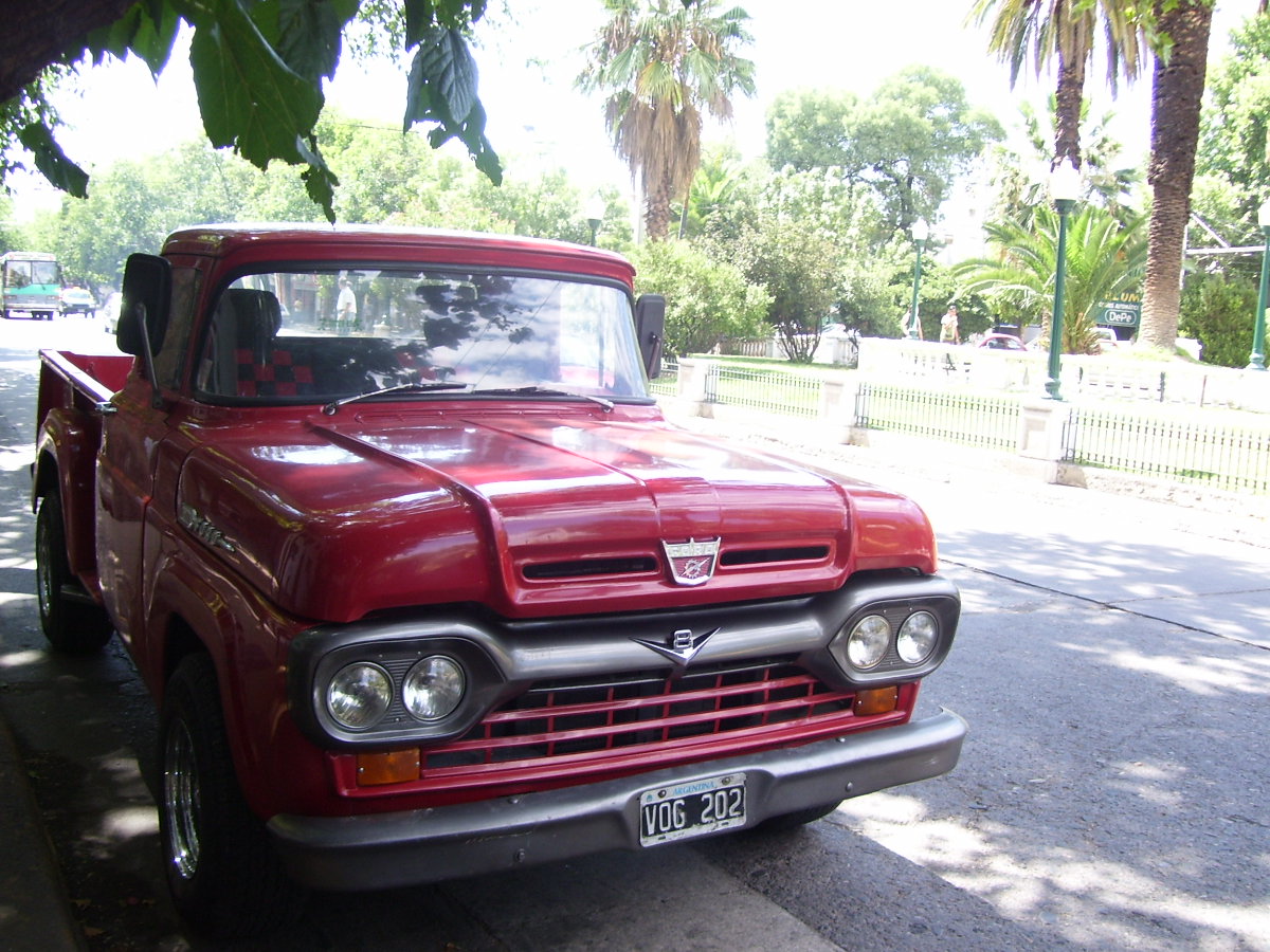 [mza+red+truck.JPG]