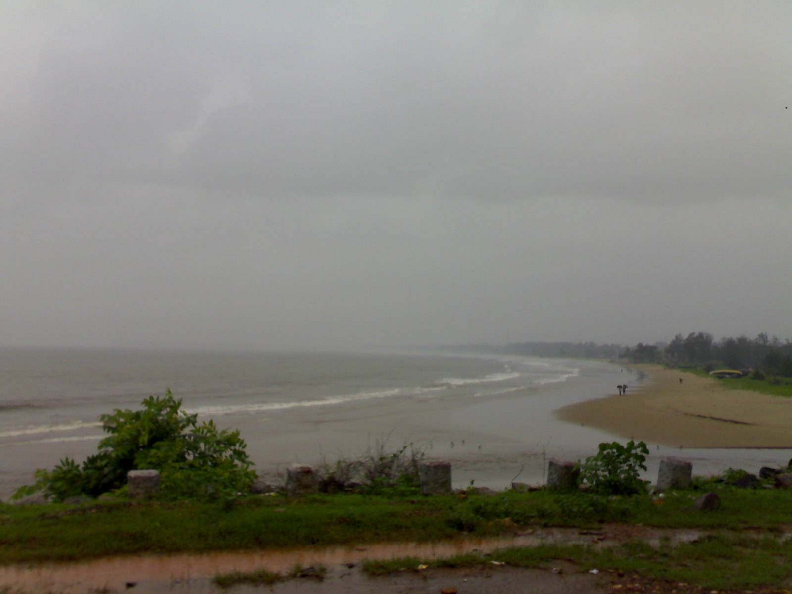 [monsoons+beach.jpg]