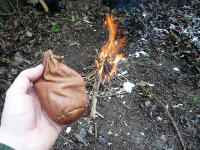 [Tinder+pouch+and+fire.JPG]