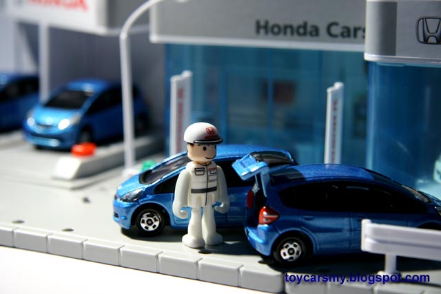 [Tomica+Honda+Fit+02.jpg]