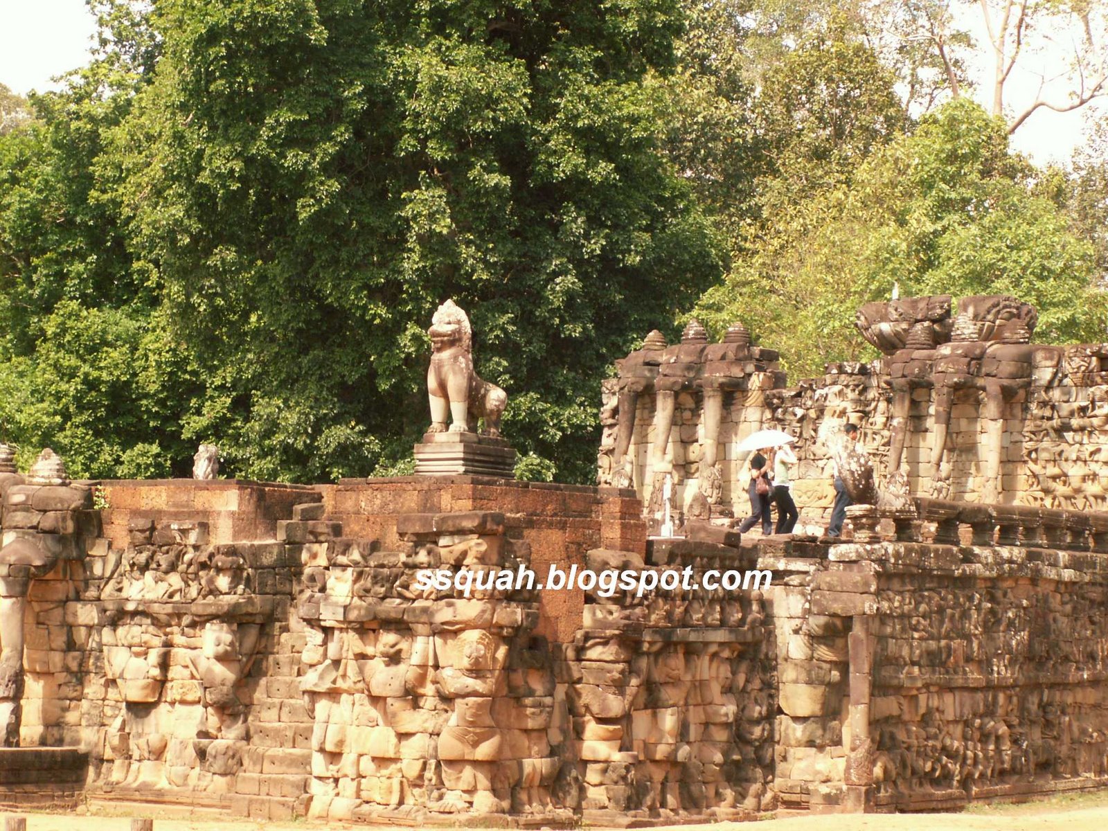 [AngkorThom03-PICT0100.jpg]