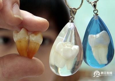 [tooth+jewelry2.jpg]