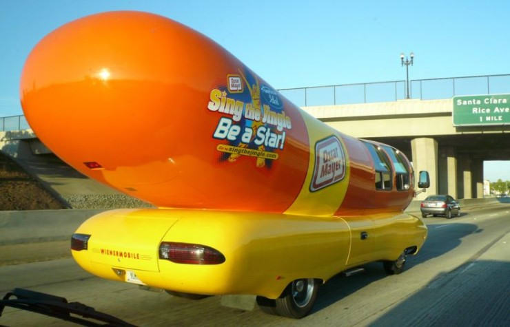 [hotdog_car_1.jpg]