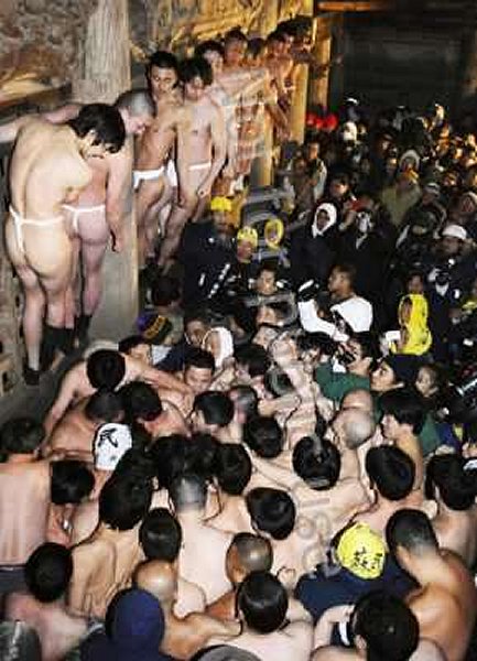 [naked_wrestlers_japan.jpg]