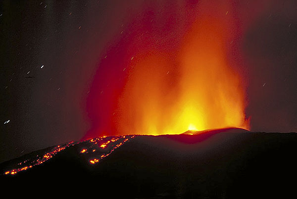 [aavalcano+erupting.jpg]