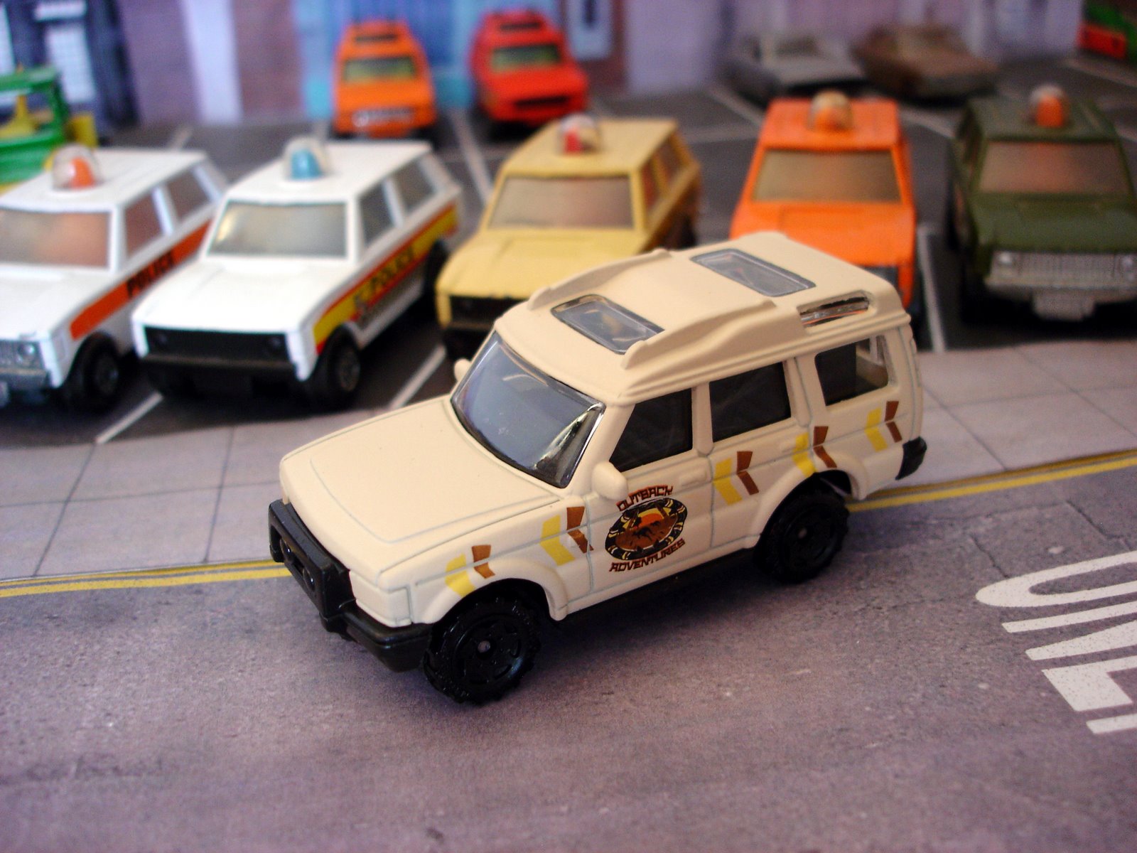 [MB-85+Land+Rover+Discovery_01.jpg]