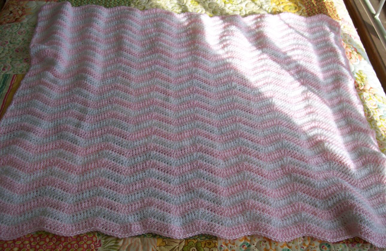 [ripple+crochet+pink+&+white.JPG]