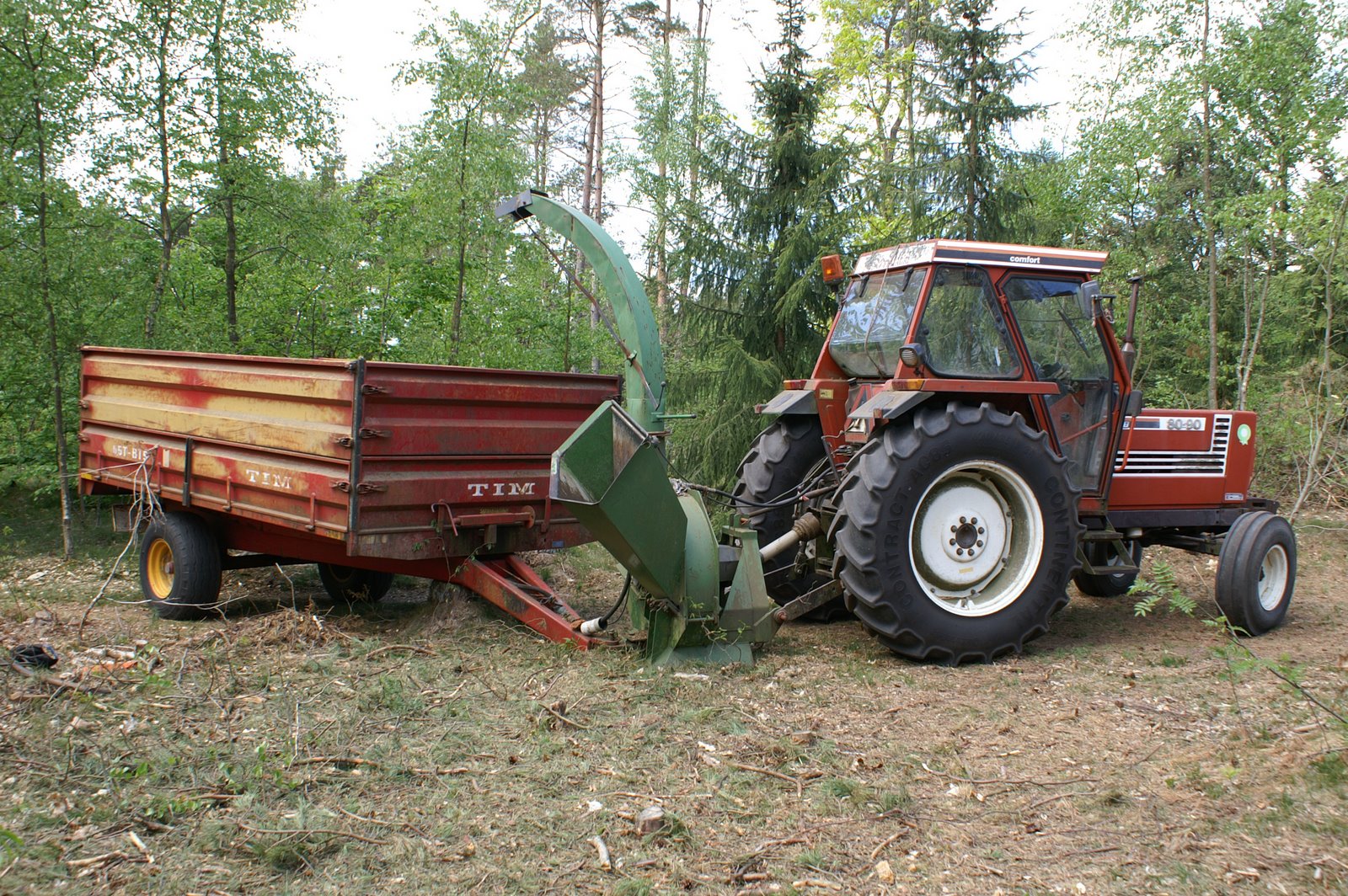 [weekend+med+traktor+i+skoven+055.jpg]