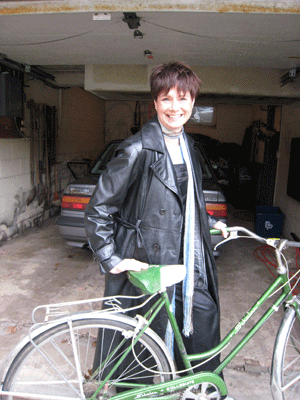 [mom-with-bike.gif]