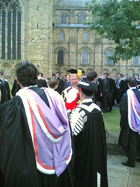 [450px-Chancellor_Bill_Bryson_at_Degree_Ceremony_Durham_University.jpg]