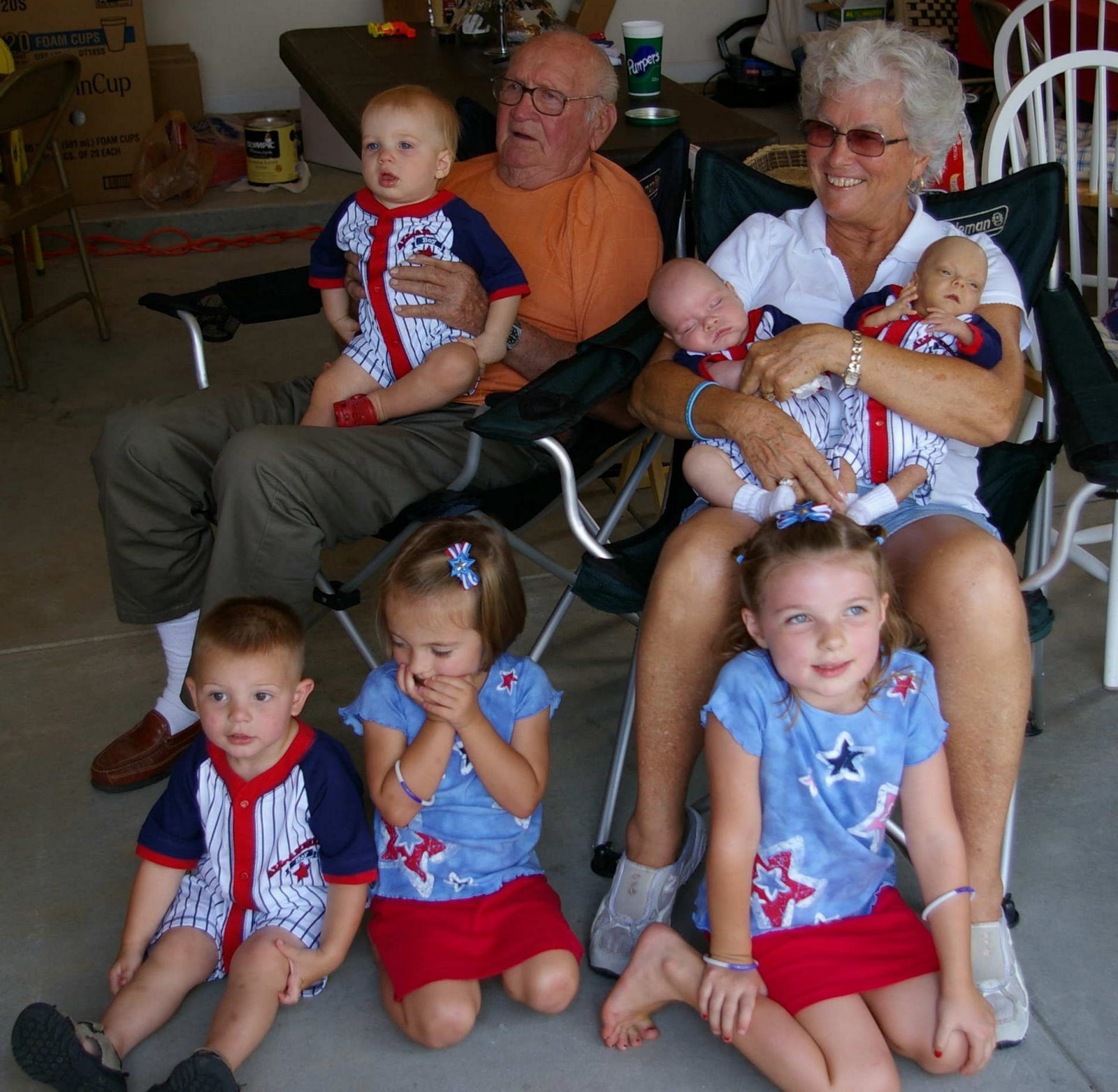 [3-The_Great-Grand_Parents_with_Great_Grandchildren_07-2007.JPG]