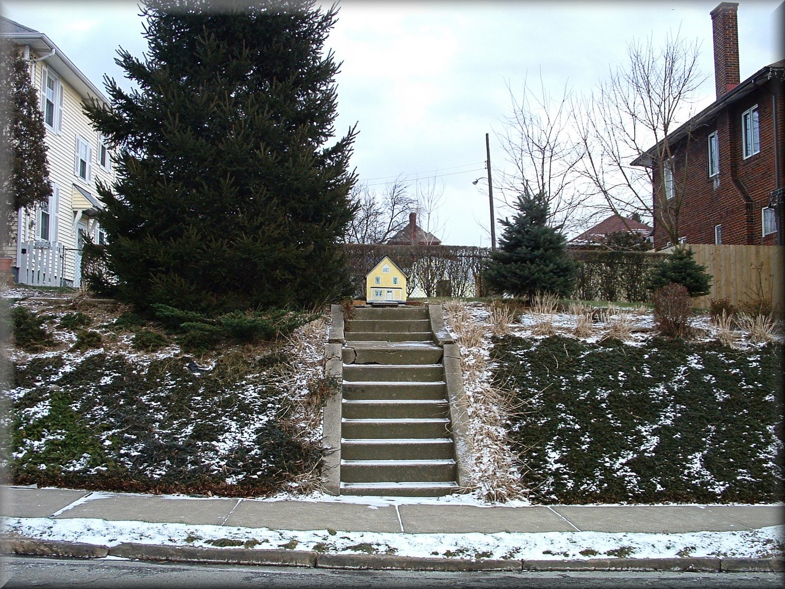 [20040107+Little+House+on+the+Stairway+2+b.jpg]