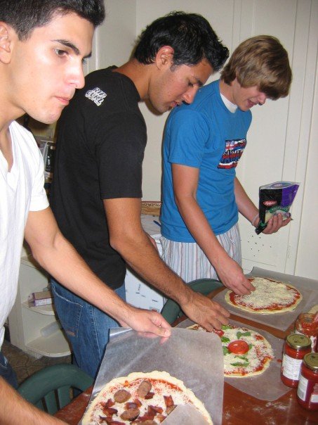 [pizza+boys.jpg]