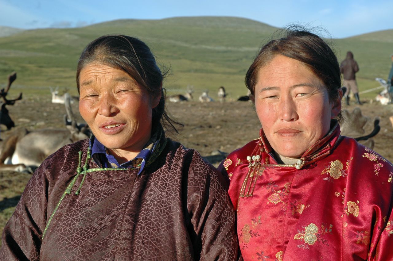 [mongol_women.jpg]