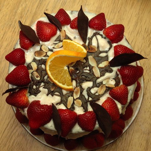 [Gregory's+Chocolate+Leaf+Cake.jpg]