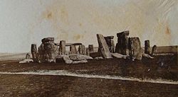 [250px-Stonehenge_1877.jpg]