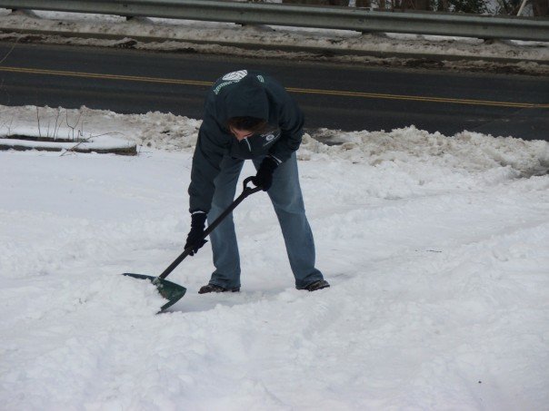 [shoveling+snow.jpg]