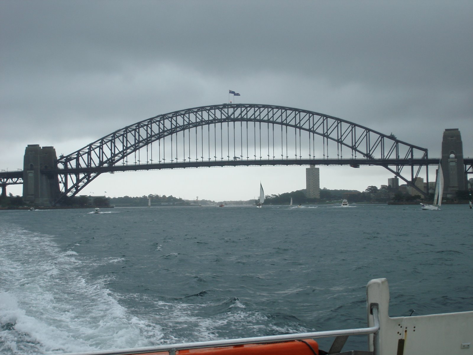 [sydney+harbour+in+the+rain.jpg]