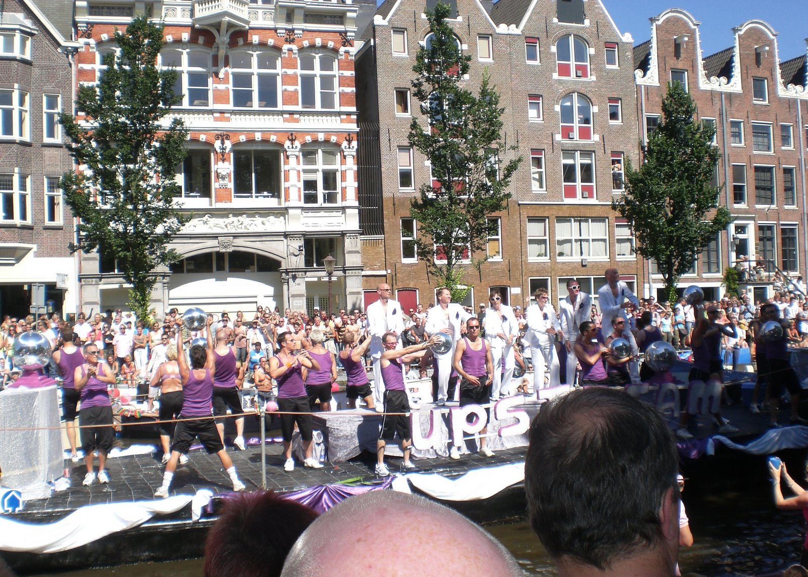 [Gay+Pride+2007+and+Groningen+with+Brian+001.jpg]