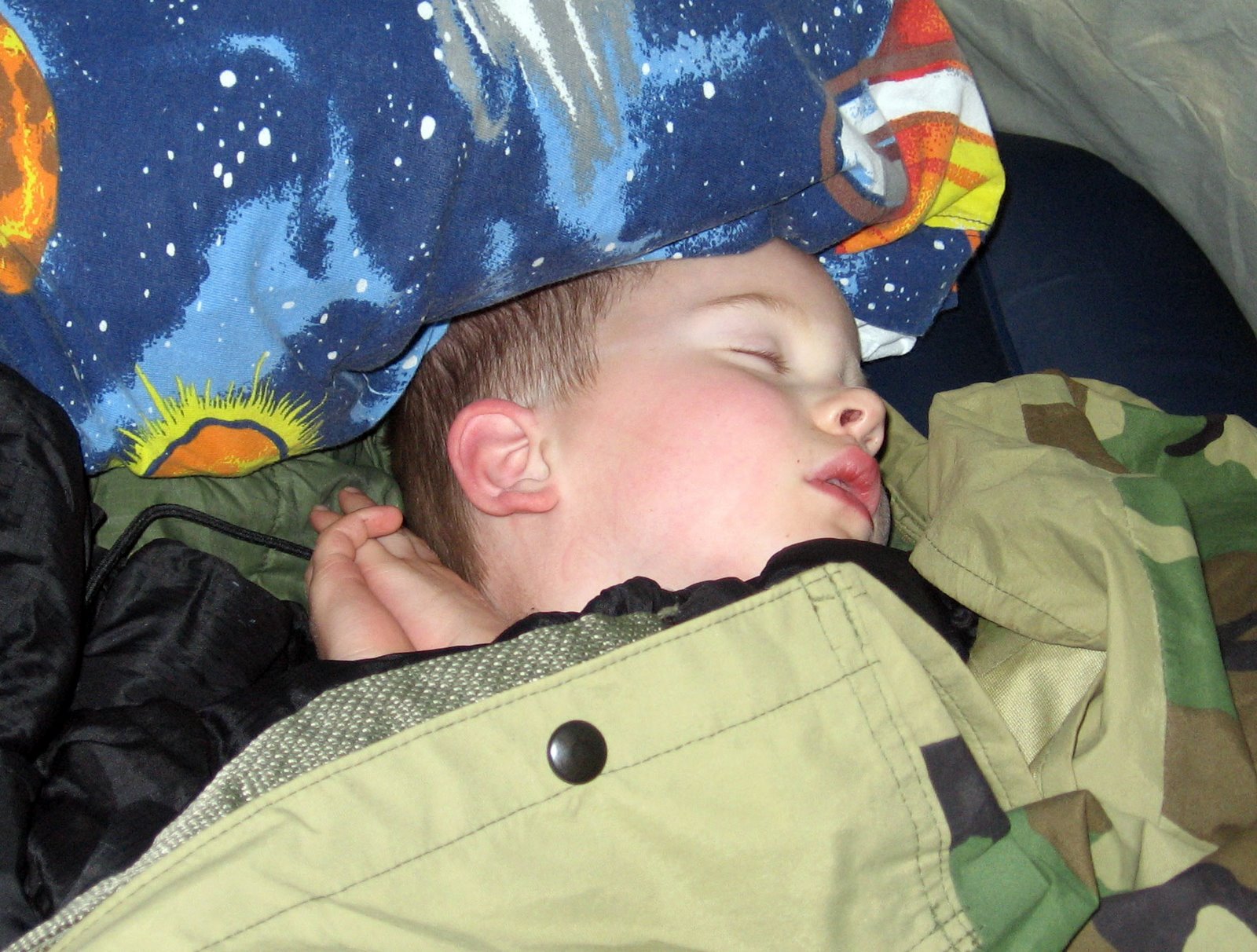 [Eli-sleeping-bag.jpg]