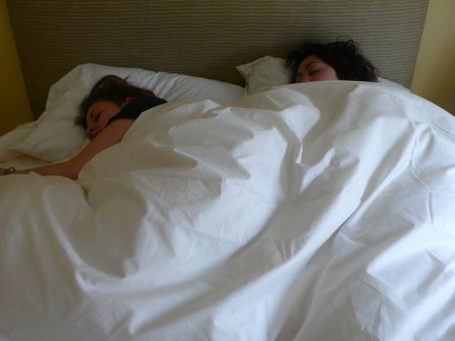 [gals+bed.jpg]