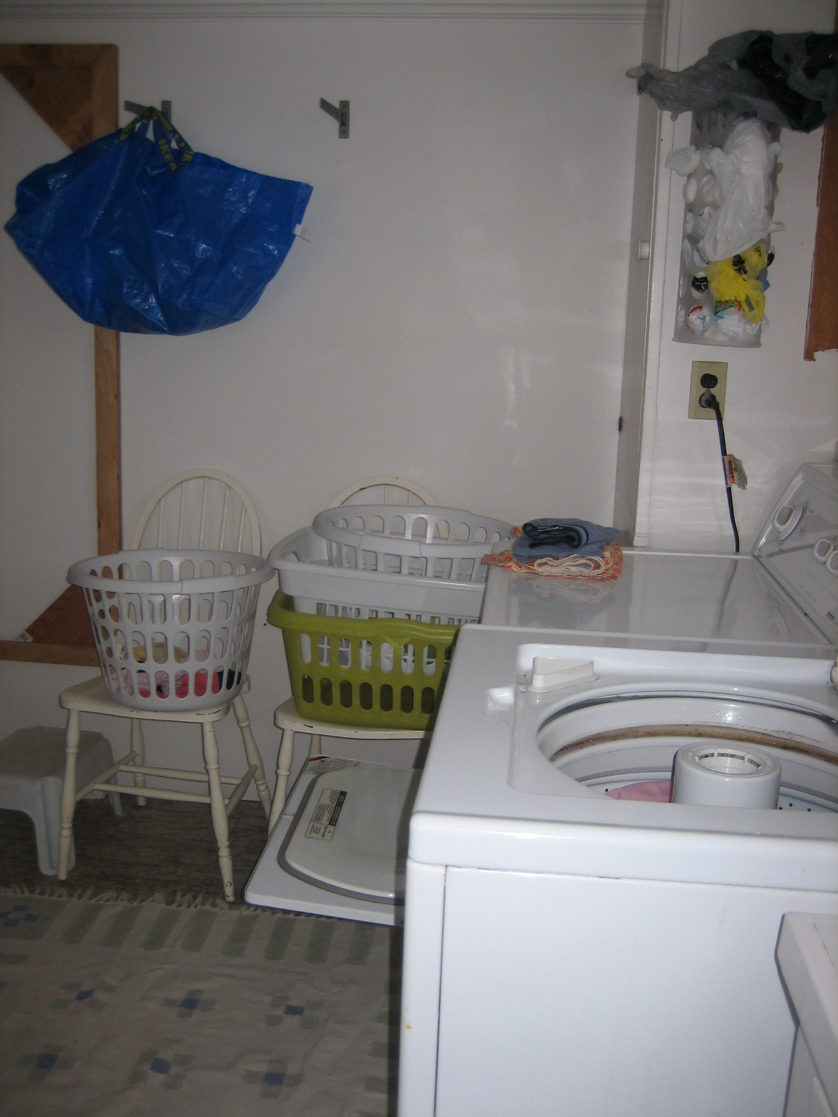 [laundry1.JPG]
